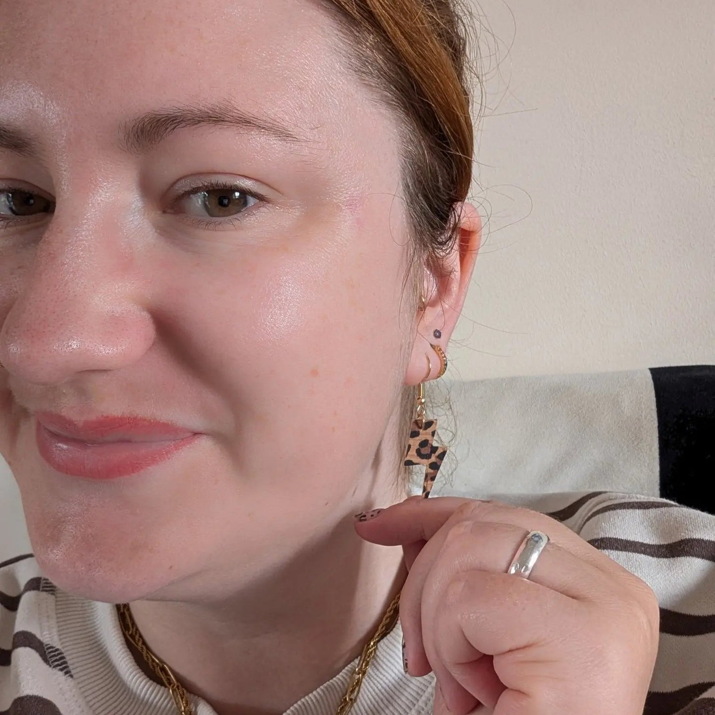 Mini leopard print lightning bolt earrings - Trend Tonic