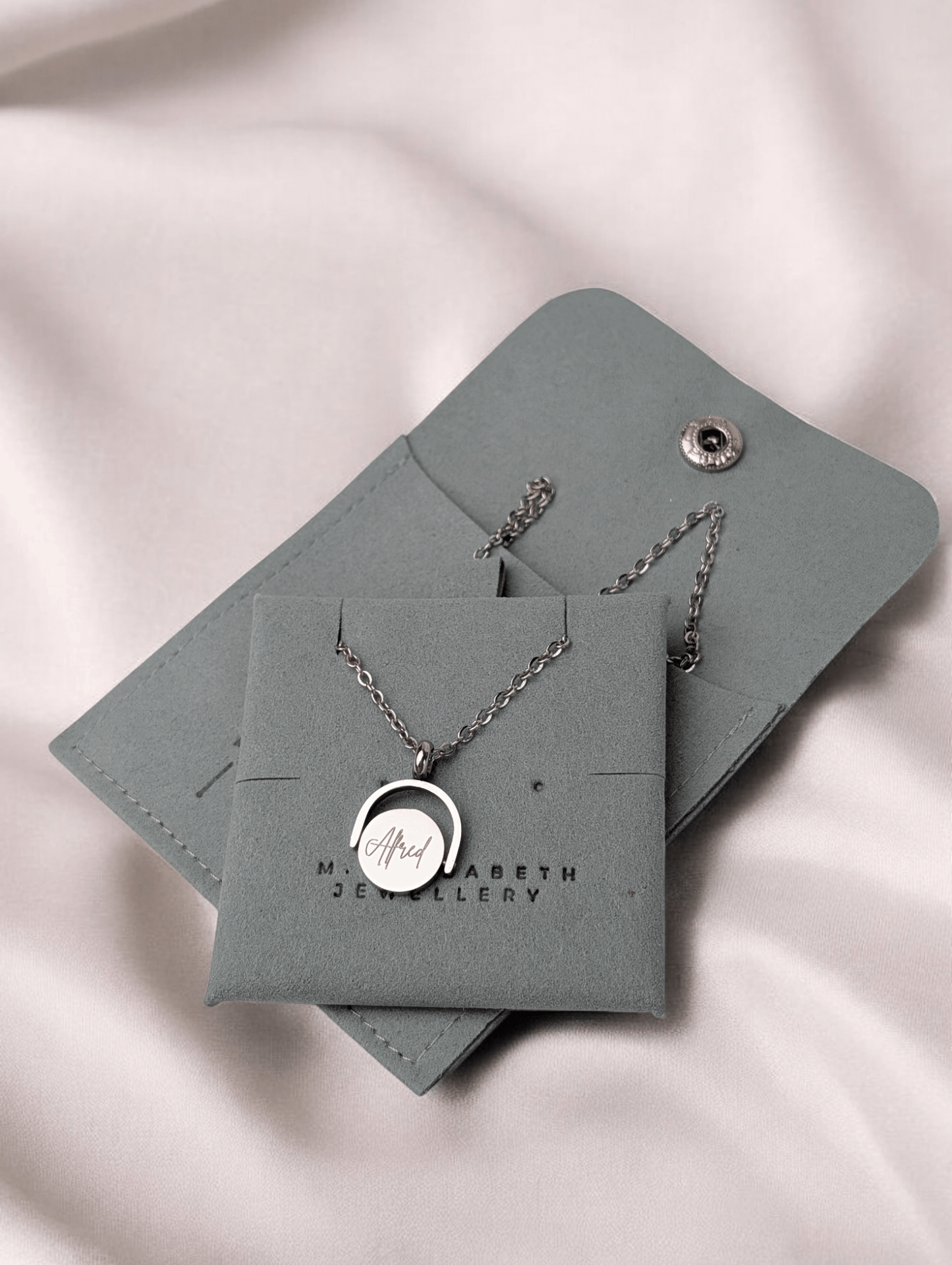 Custom Engraved Spinner Necklace - Trend Tonic