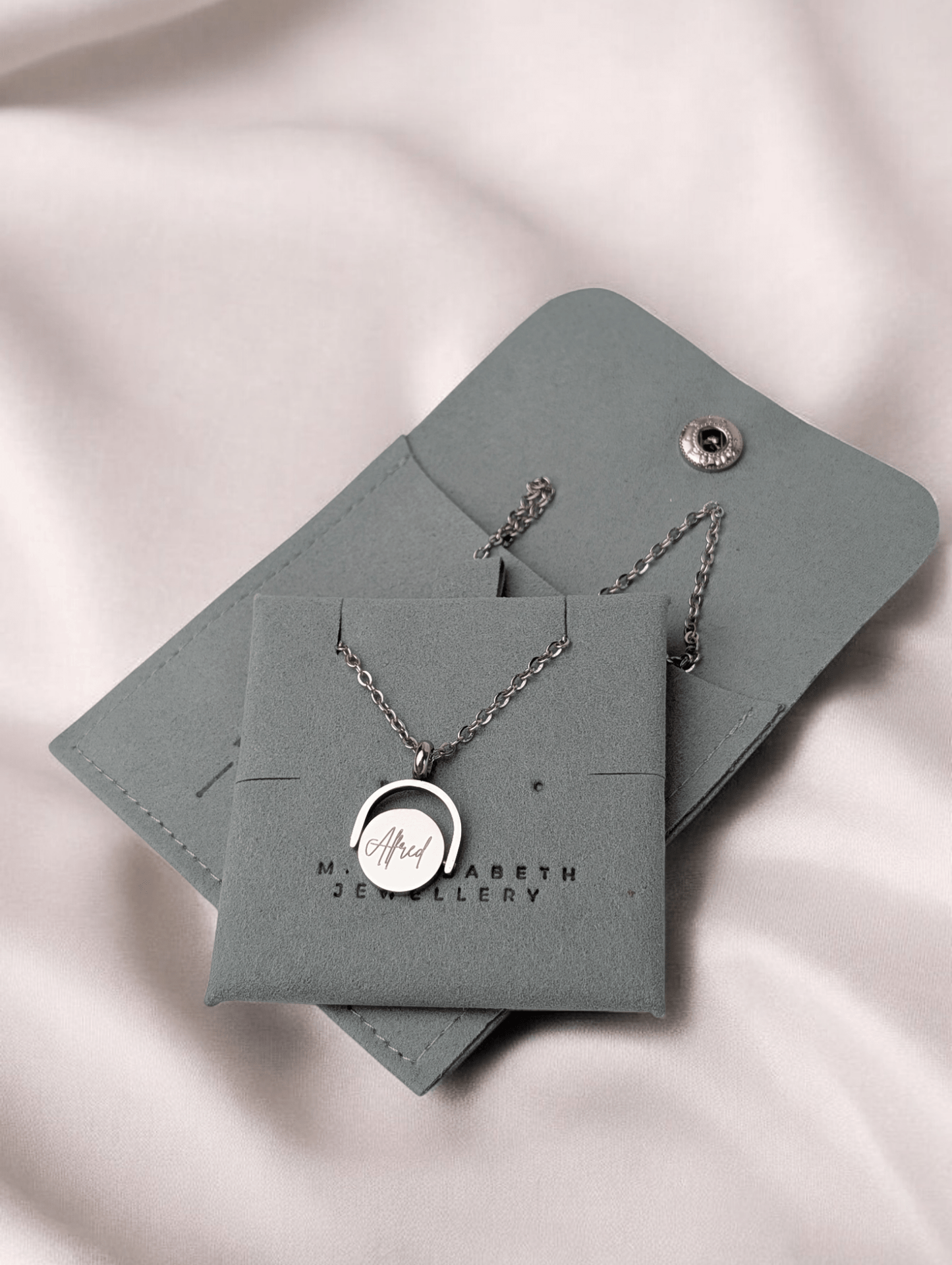 Custom Engraved Spinner Necklace - Trend Tonic