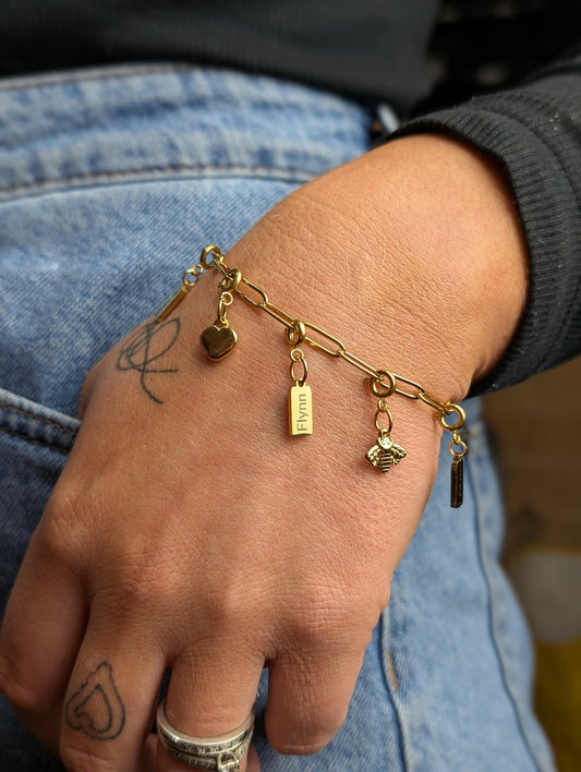 Gold paperclip charm bracelet - Trend Tonic