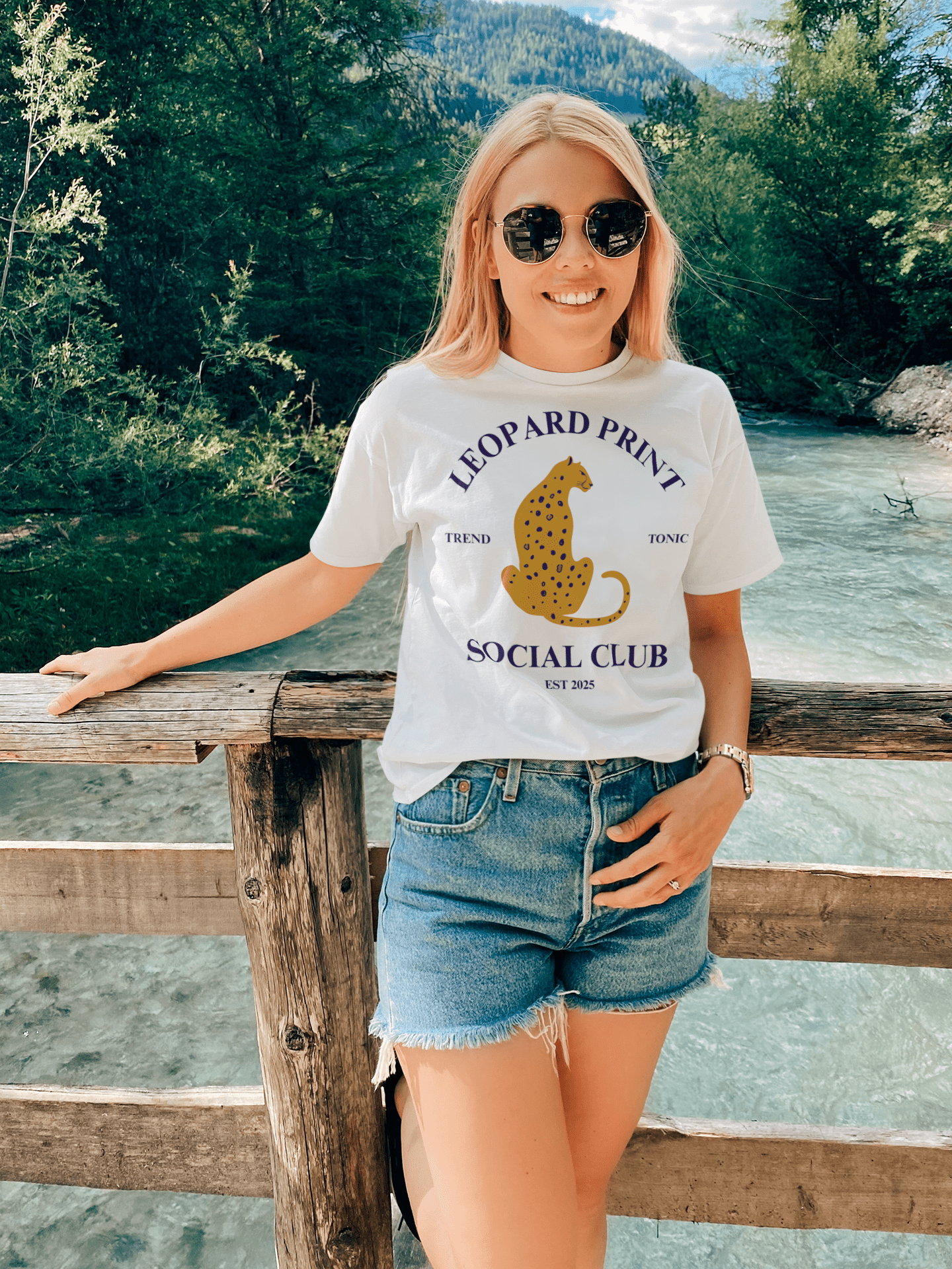 Leopard social club crew neck t-shirt - Trend Tonic