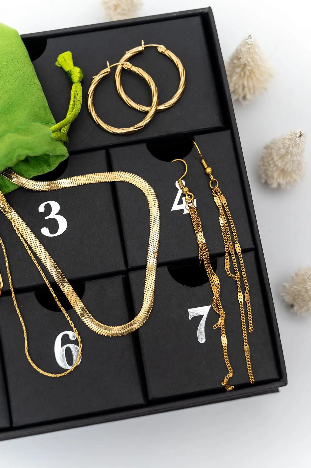 M. Elizabeth Jewellery 7 - Day Advent Calendar – Gold or Silver - Trend Tonic