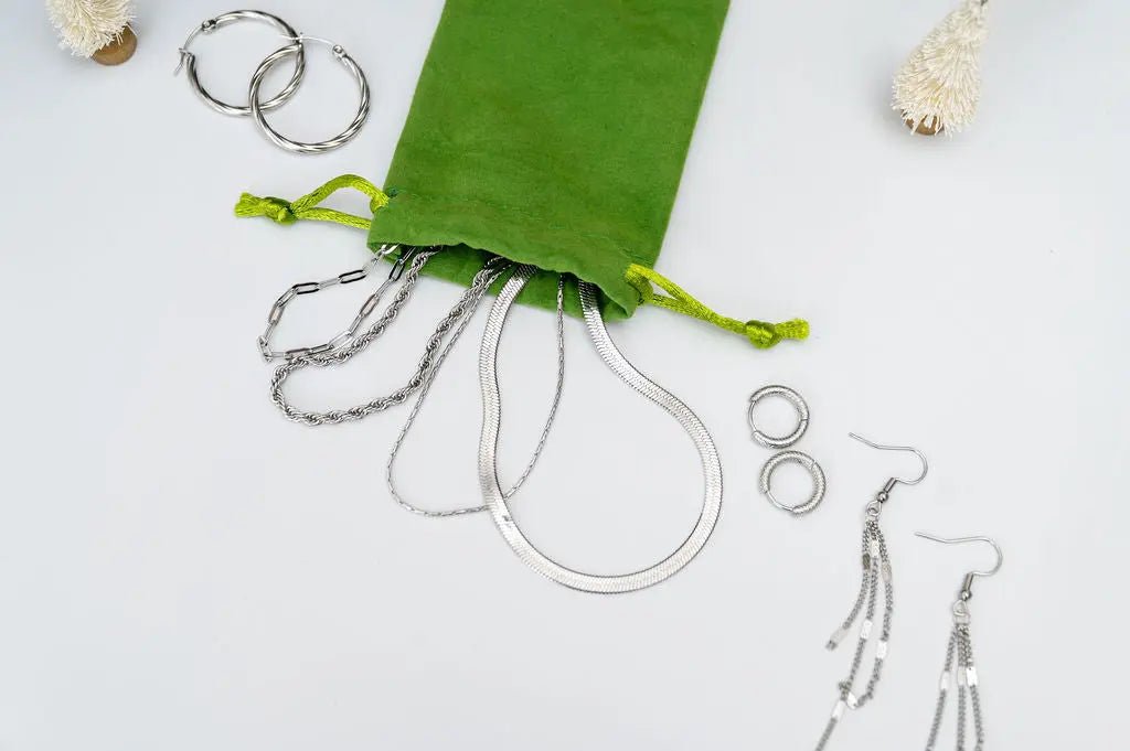 M. Elizabeth Jewellery 7 - Day Advent Calendar – Gold or Silver - Trend Tonic