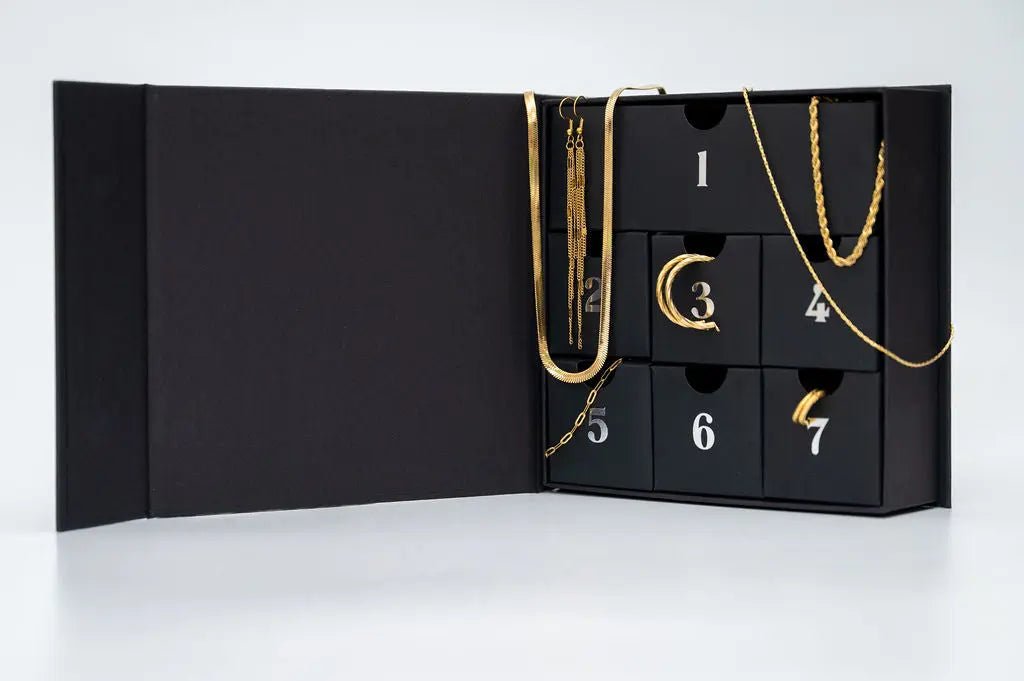 M. Elizabeth Jewellery 7 - Day Advent Calendar – Gold or Silver - Trend Tonic