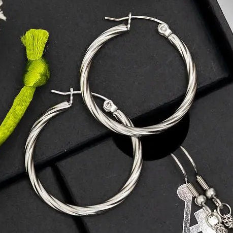 M. Elizabeth Jewellery 7 - Day Advent Calendar – Gold or Silver - Trend Tonic