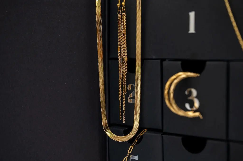 M. Elizabeth Jewellery 7 - Day Advent Calendar – Gold or Silver - Trend Tonic