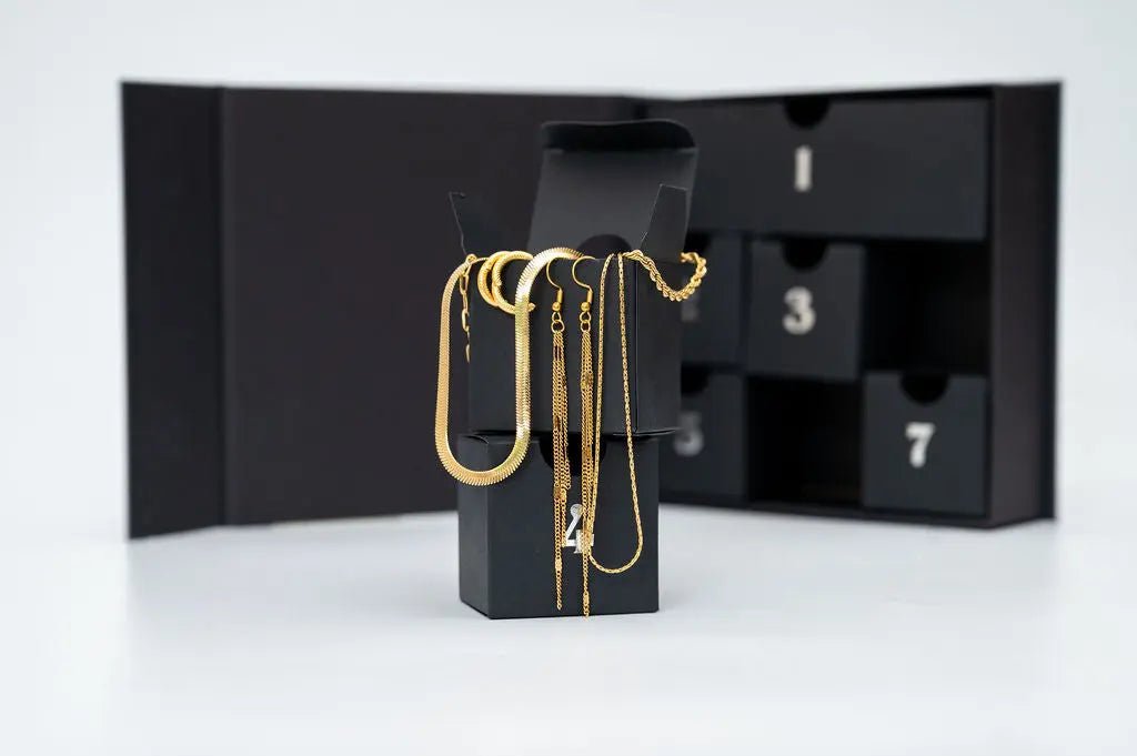 M. Elizabeth Jewellery 7 - Day Advent Calendar – Gold or Silver - Trend Tonic