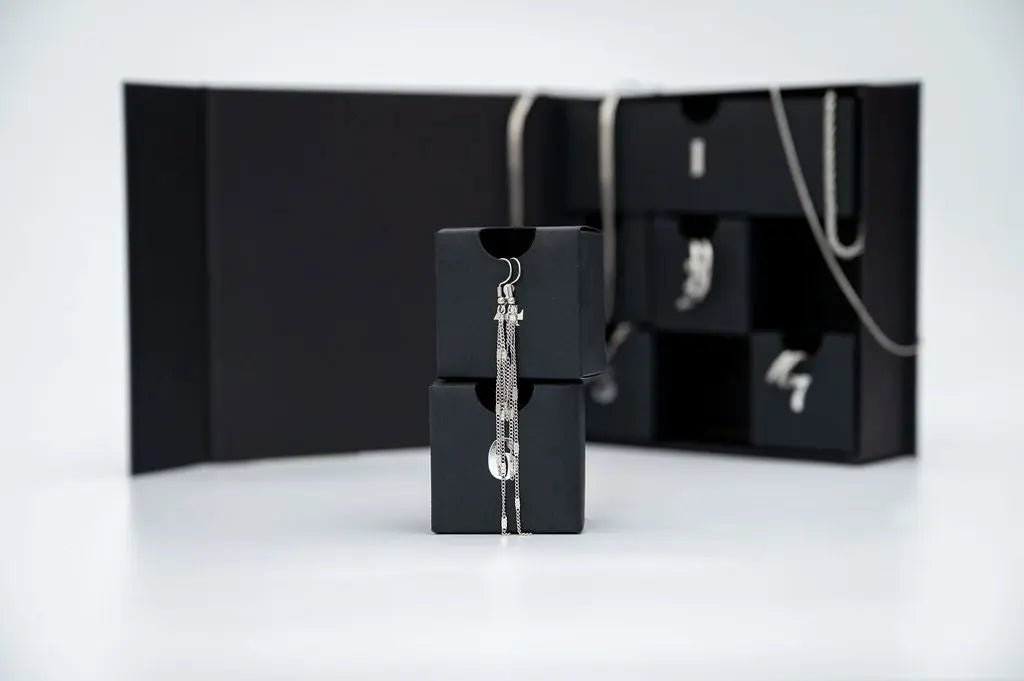 M. Elizabeth Jewellery 7 - Day Advent Calendar – Gold or Silver - Trend Tonic