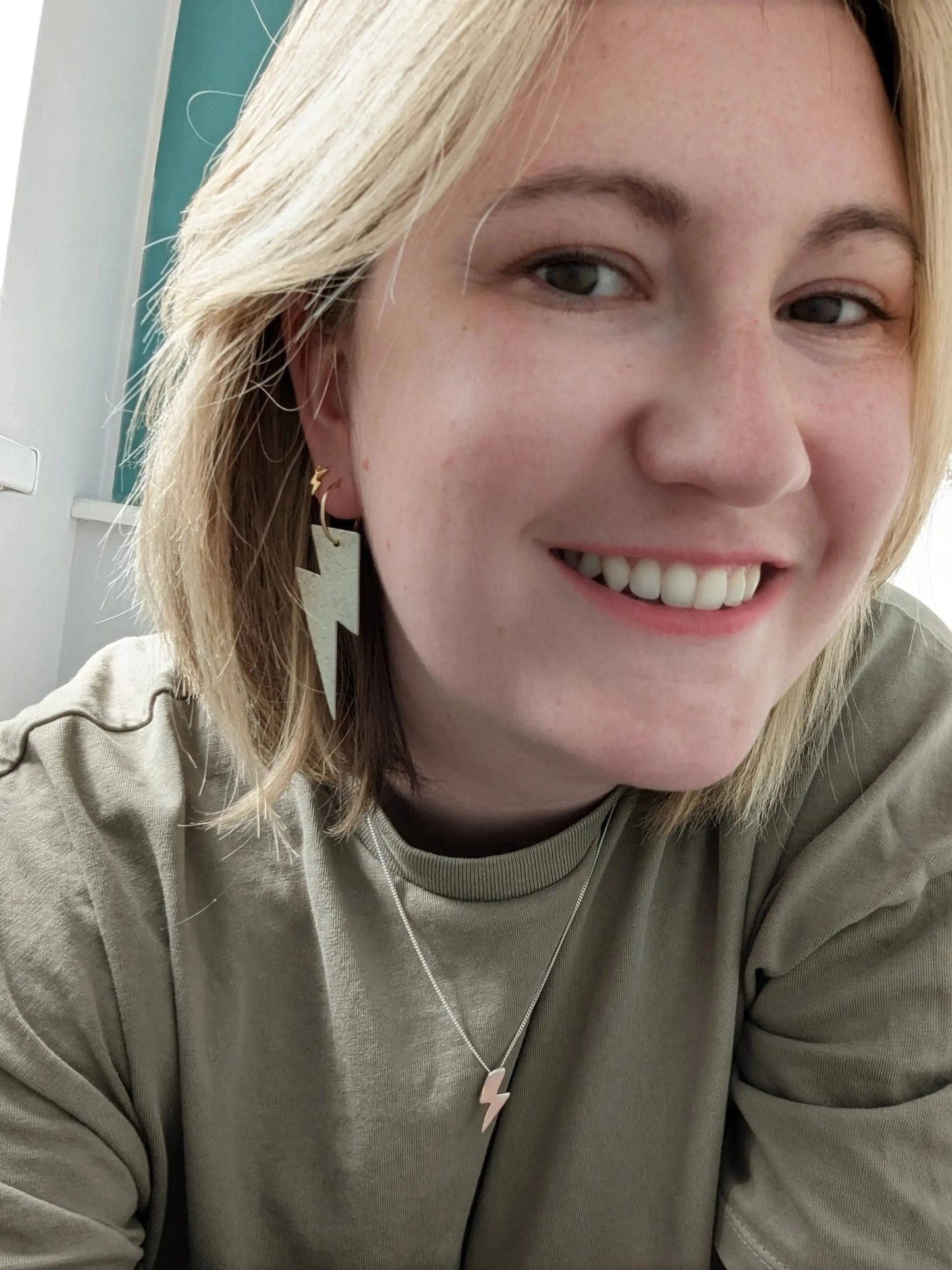 Metallic silver cork lightning bolt hoop earrings - Trend Tonic