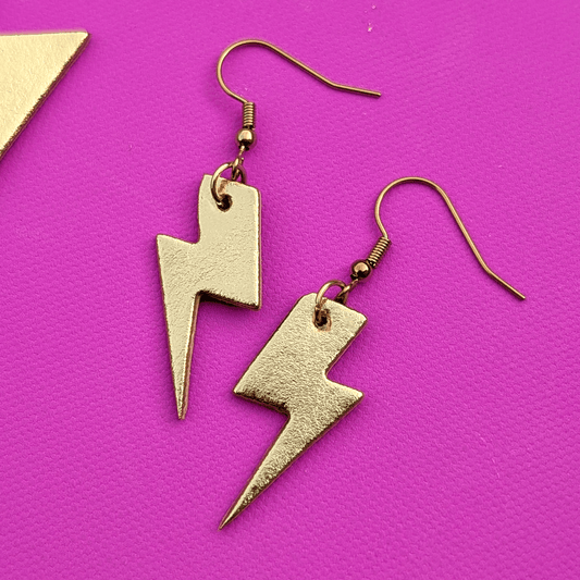 Mini gold and leopard print lightning bolt earrings - Trend Tonic