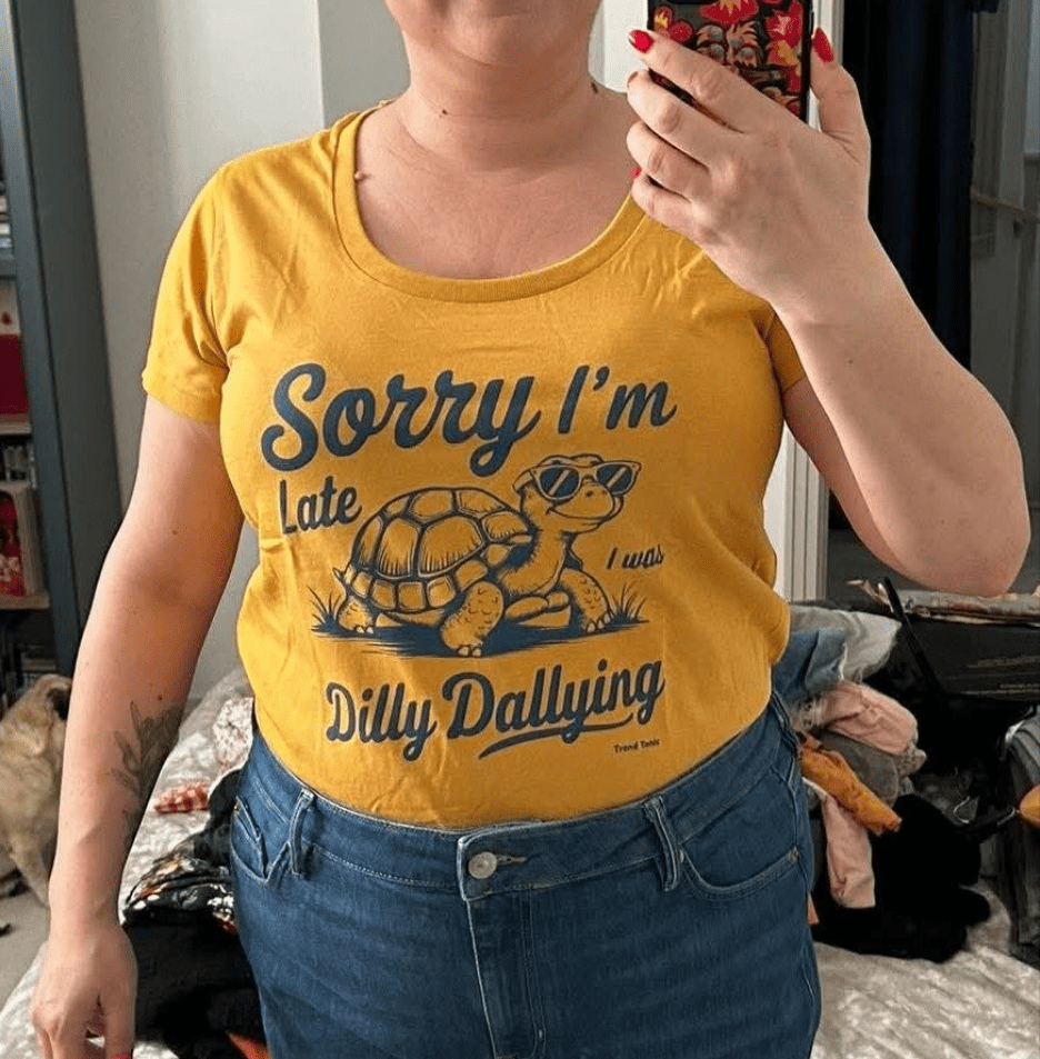 Sorry I'm late scoop neck t-shirt - Trend Tonic