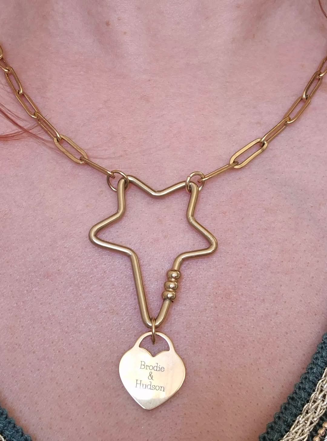 Star carabiner charm collector necklace - Trend Tonic