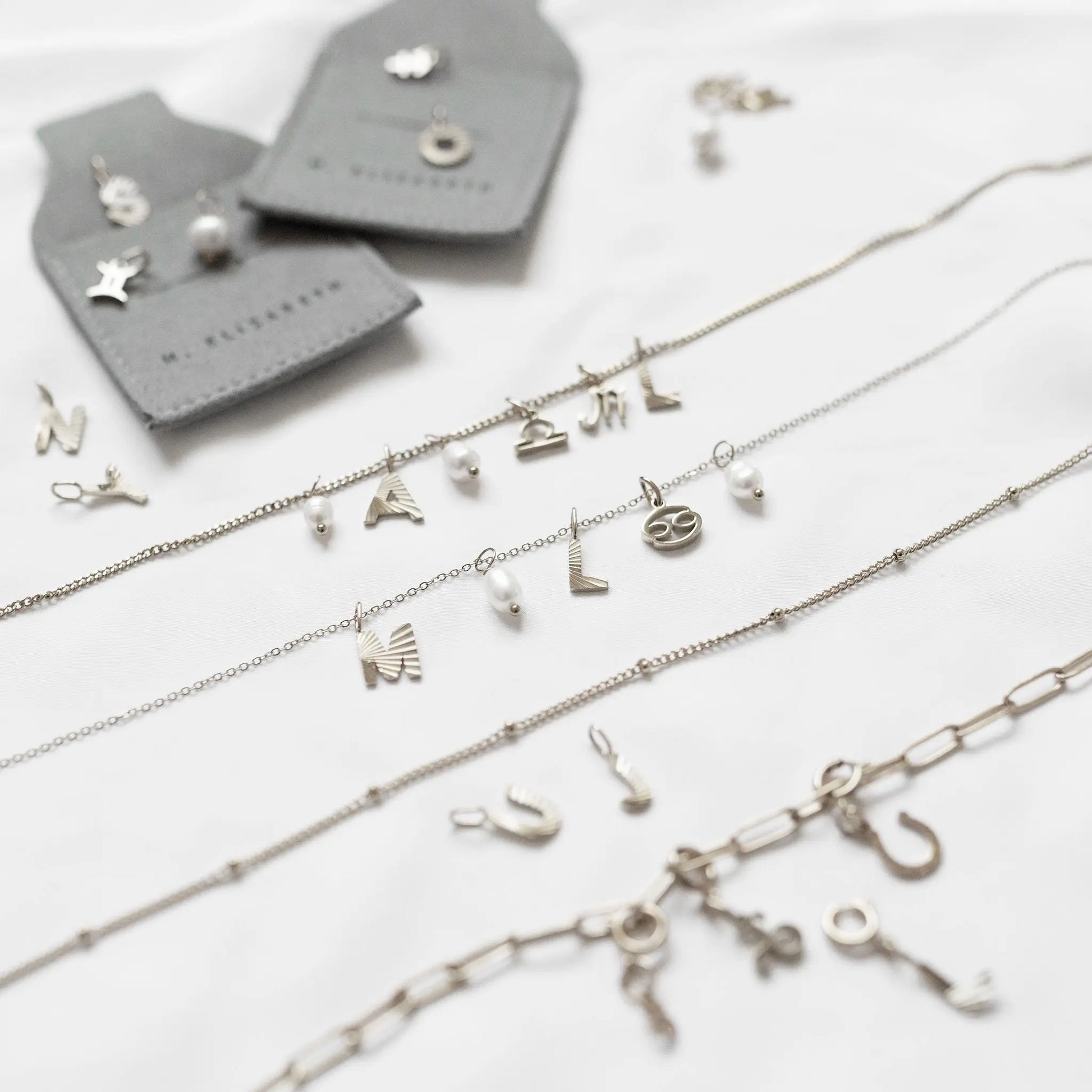 Silver sunbeam initial charm - Trend Tonic