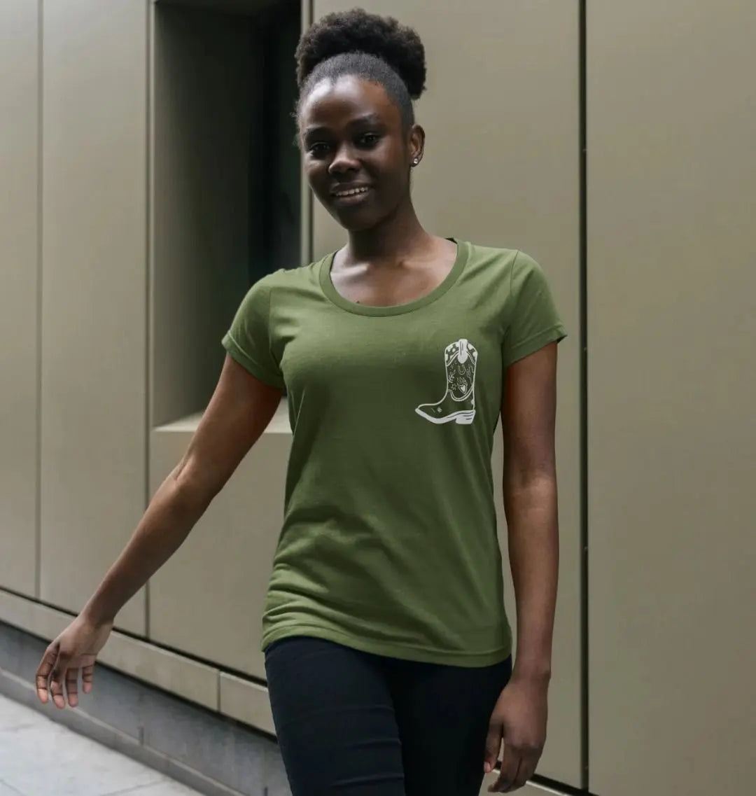 White cowboy boot scoop neck t-shirt Trend Tonic