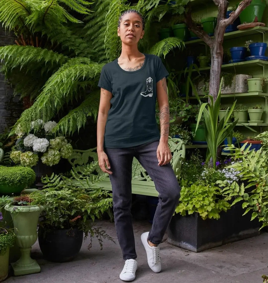 White cowboy boot scoop neck t-shirt Trend Tonic