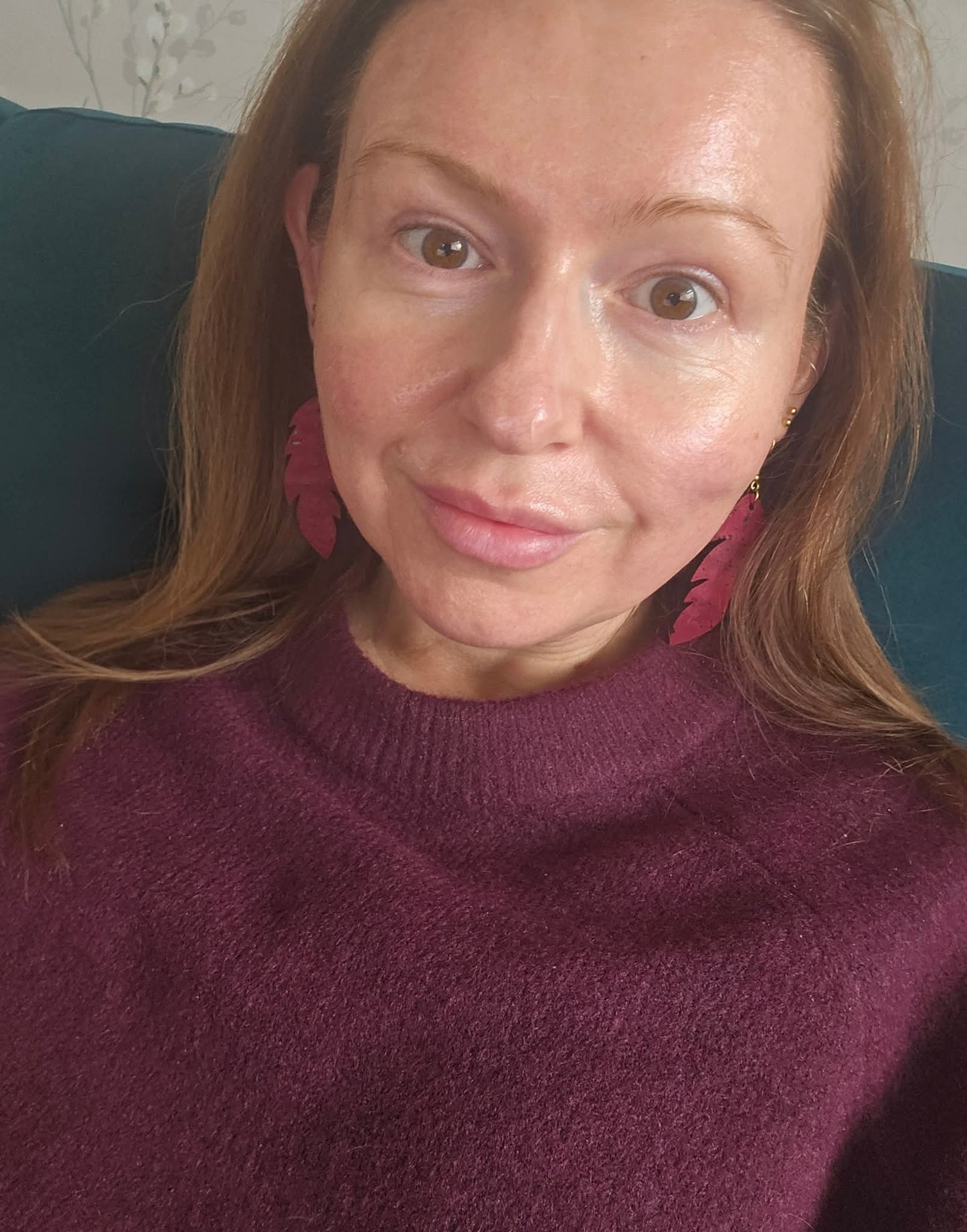 Burgundy leaf earrings - Trend Tonic