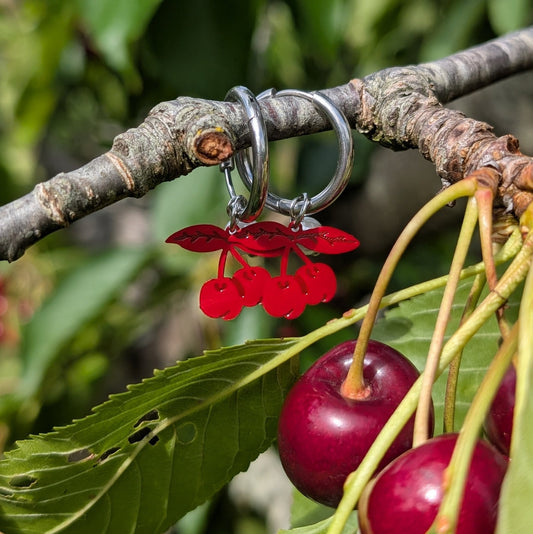Cherry and pearl charms for earrings - Trend Tonic