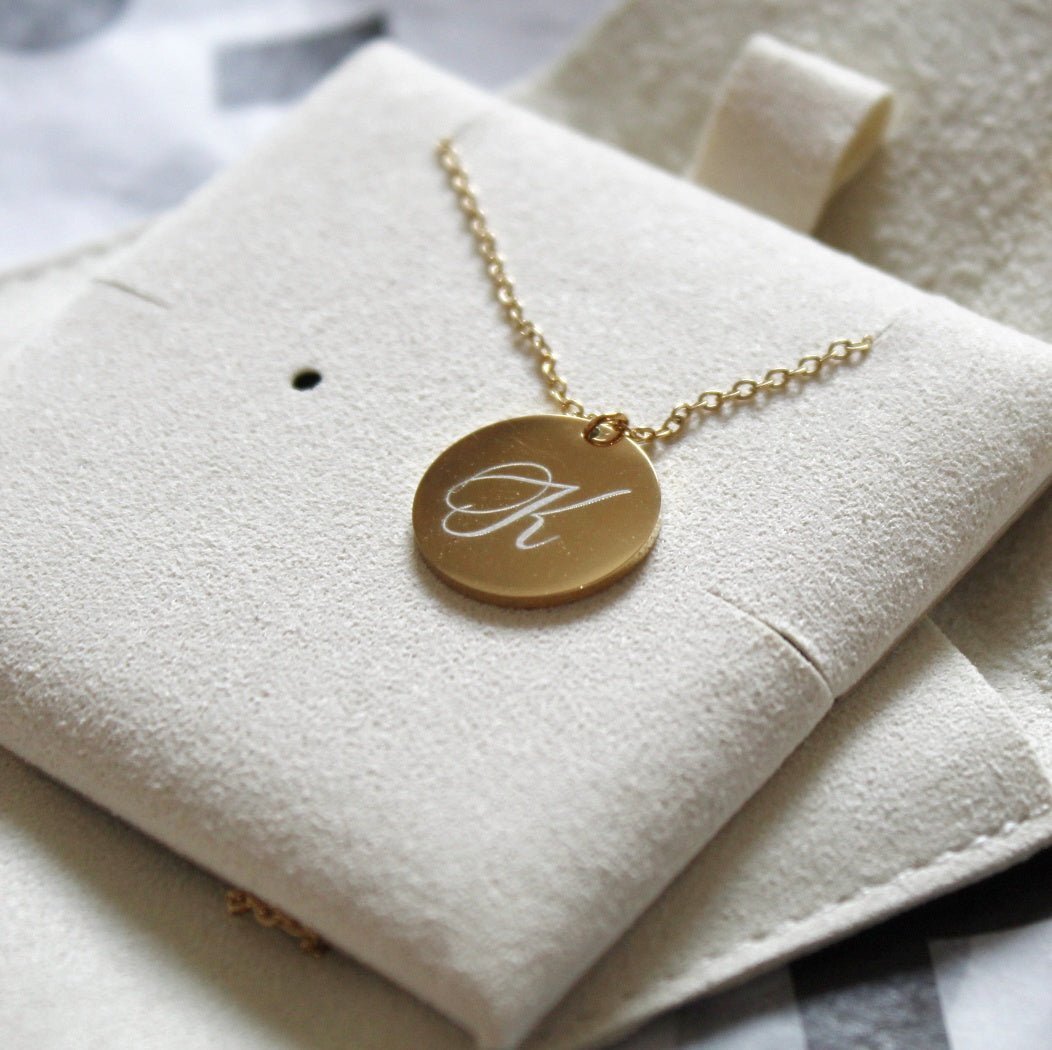Custom engraved disc necklace - Trend Tonic