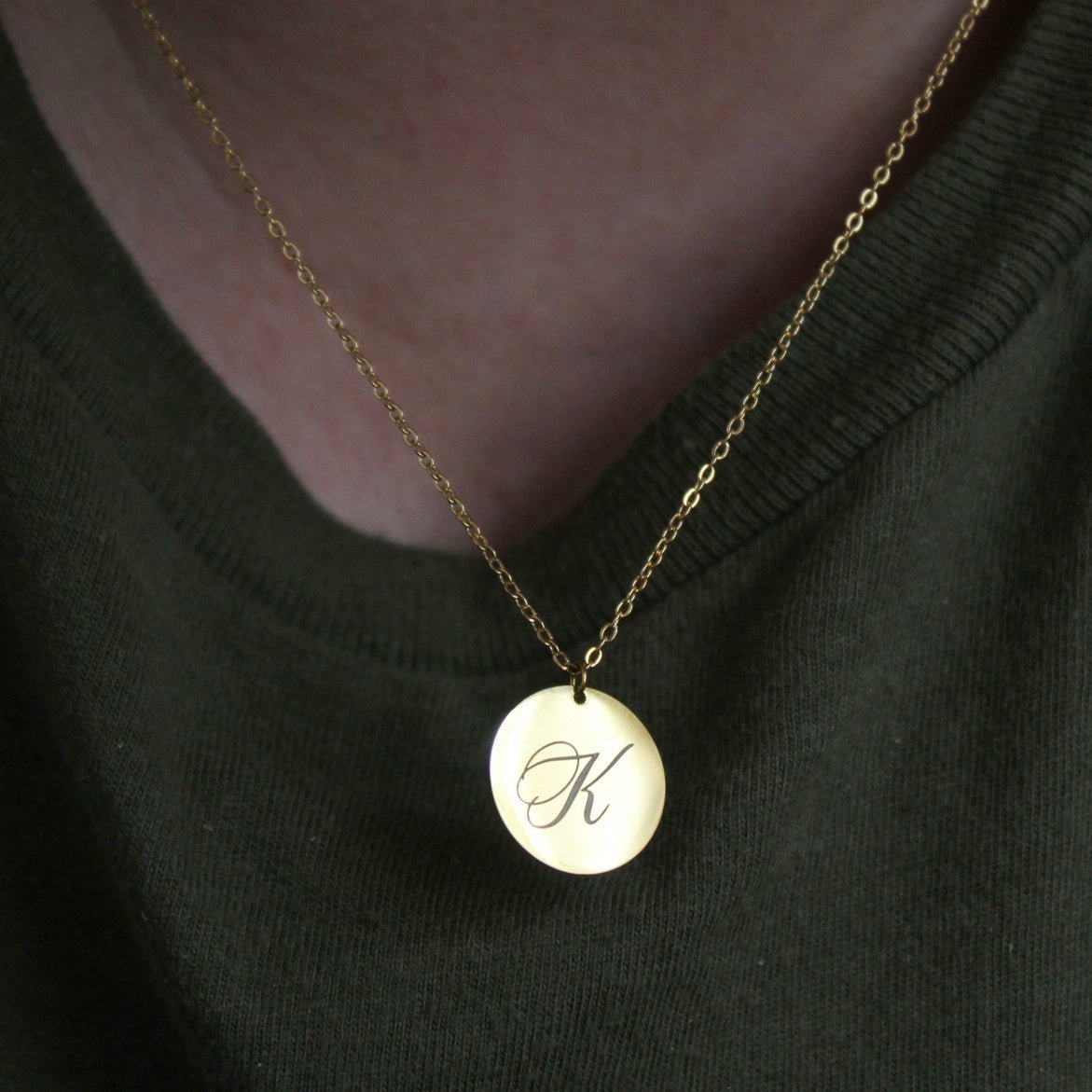Custom engraved disc necklace - Trend Tonic