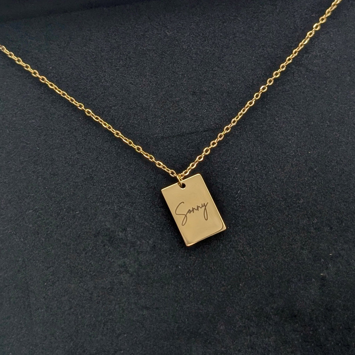 Custom engraved tiny tag necklace - Trend Tonic