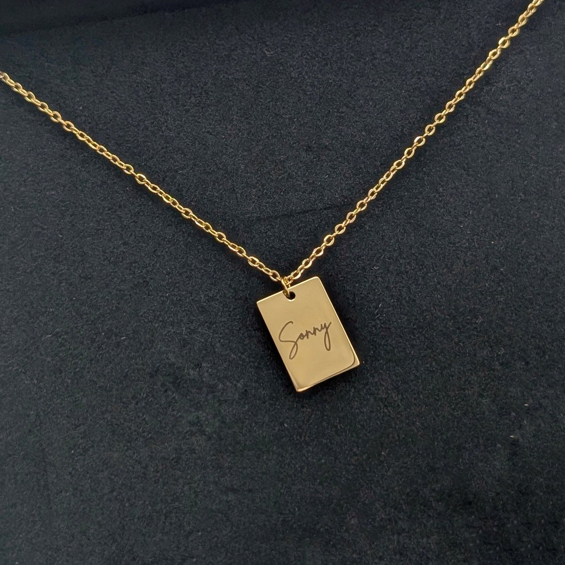 Custom engraved tiny tag necklace - Trend Tonic