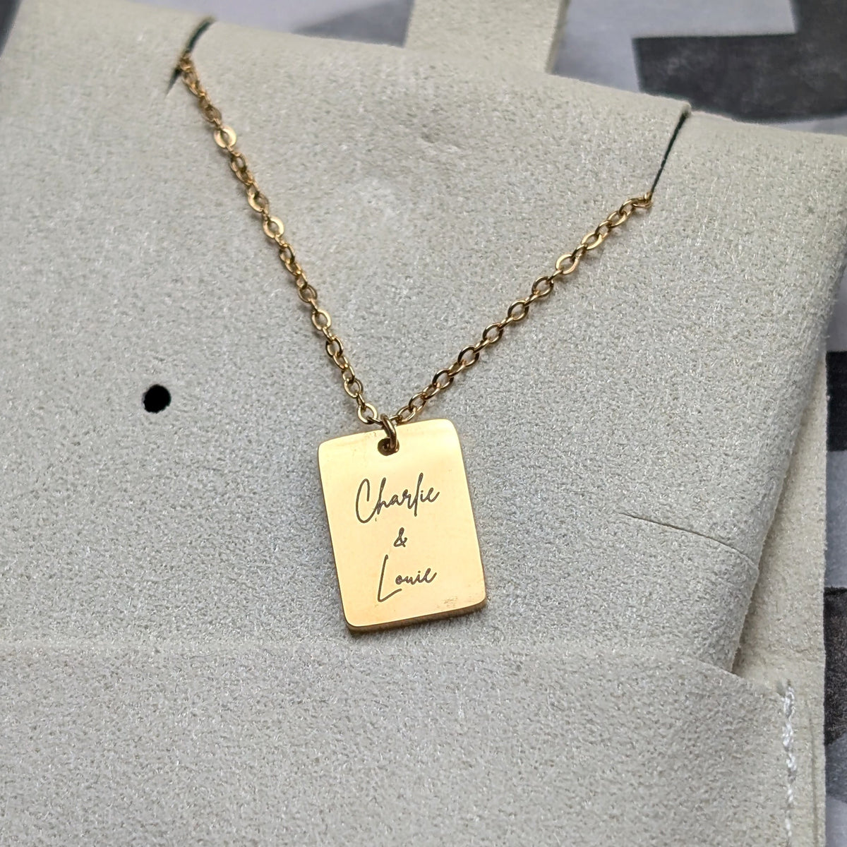 Custom engraved tiny tag necklace - Trend Tonic