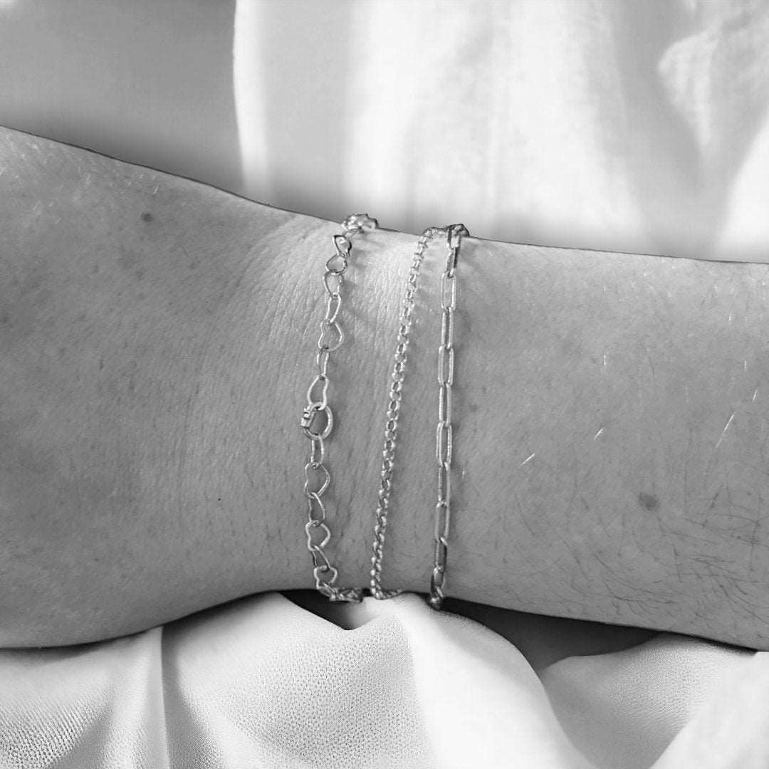 Gold paperclip chain love links permanent bracelet kit - Trend Tonic