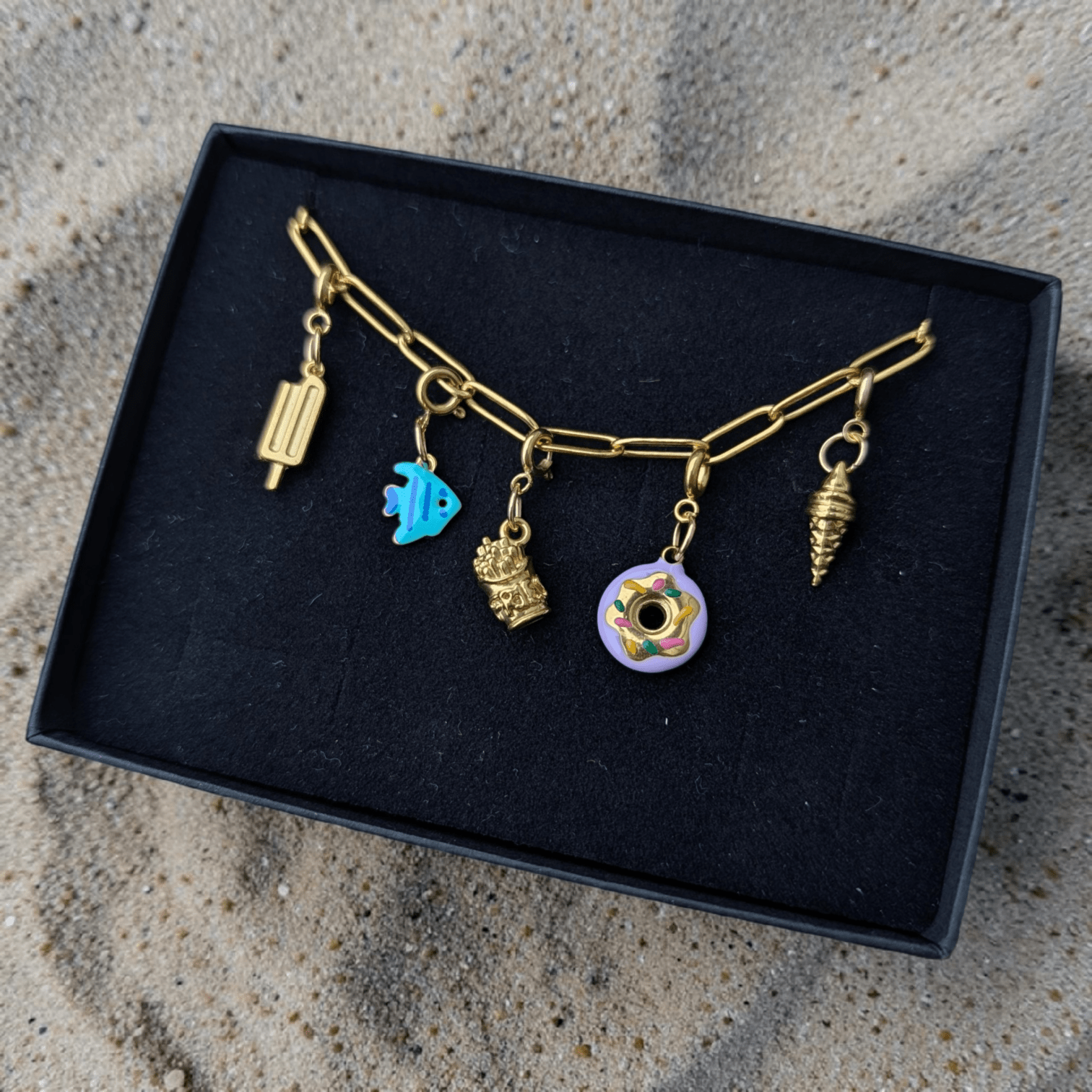 Gold seaside charm necklace - Trend Tonic