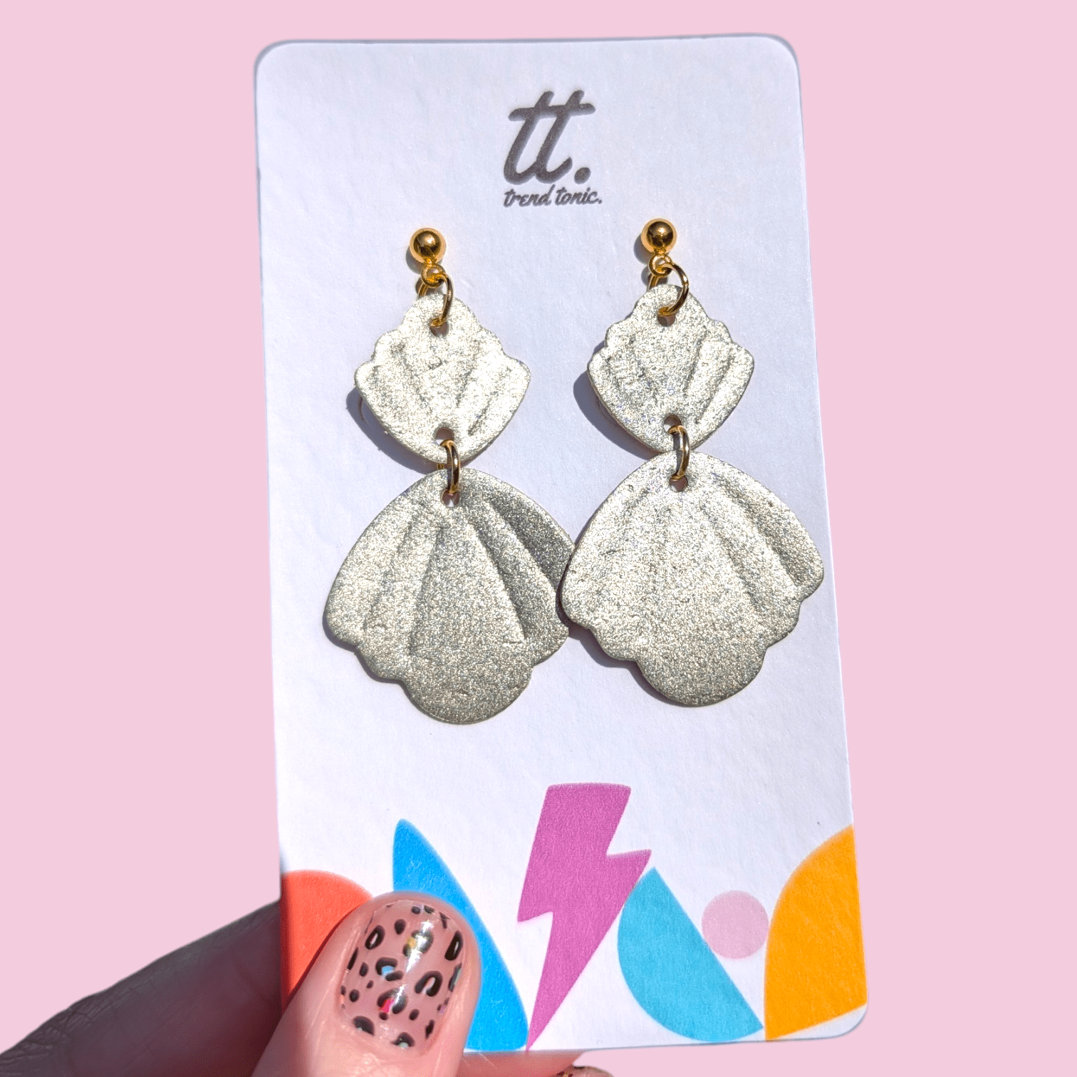 Gold shell drop earrings - Trend Tonic