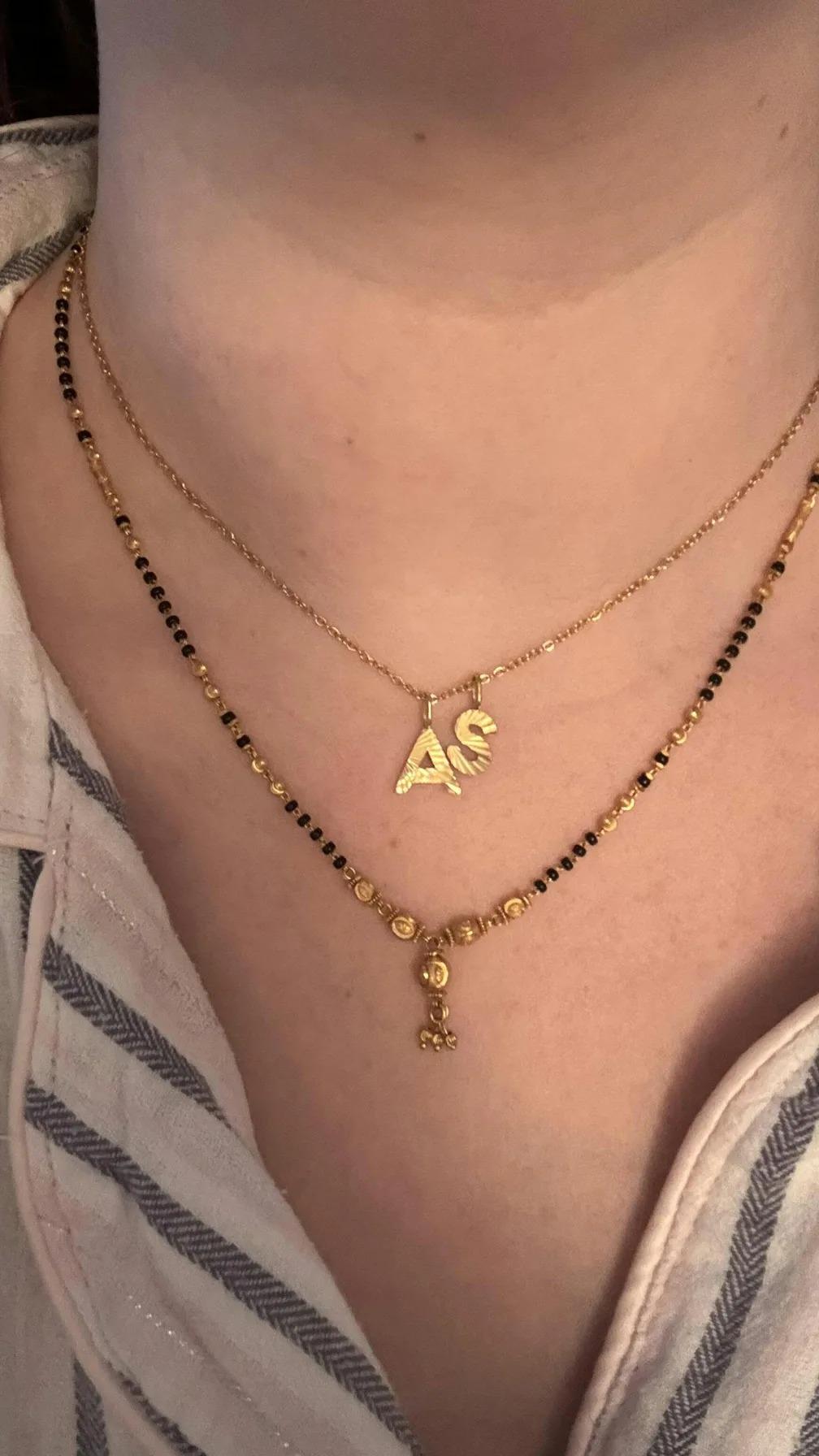 Gold sunbeam initial charm - Trend Tonic
