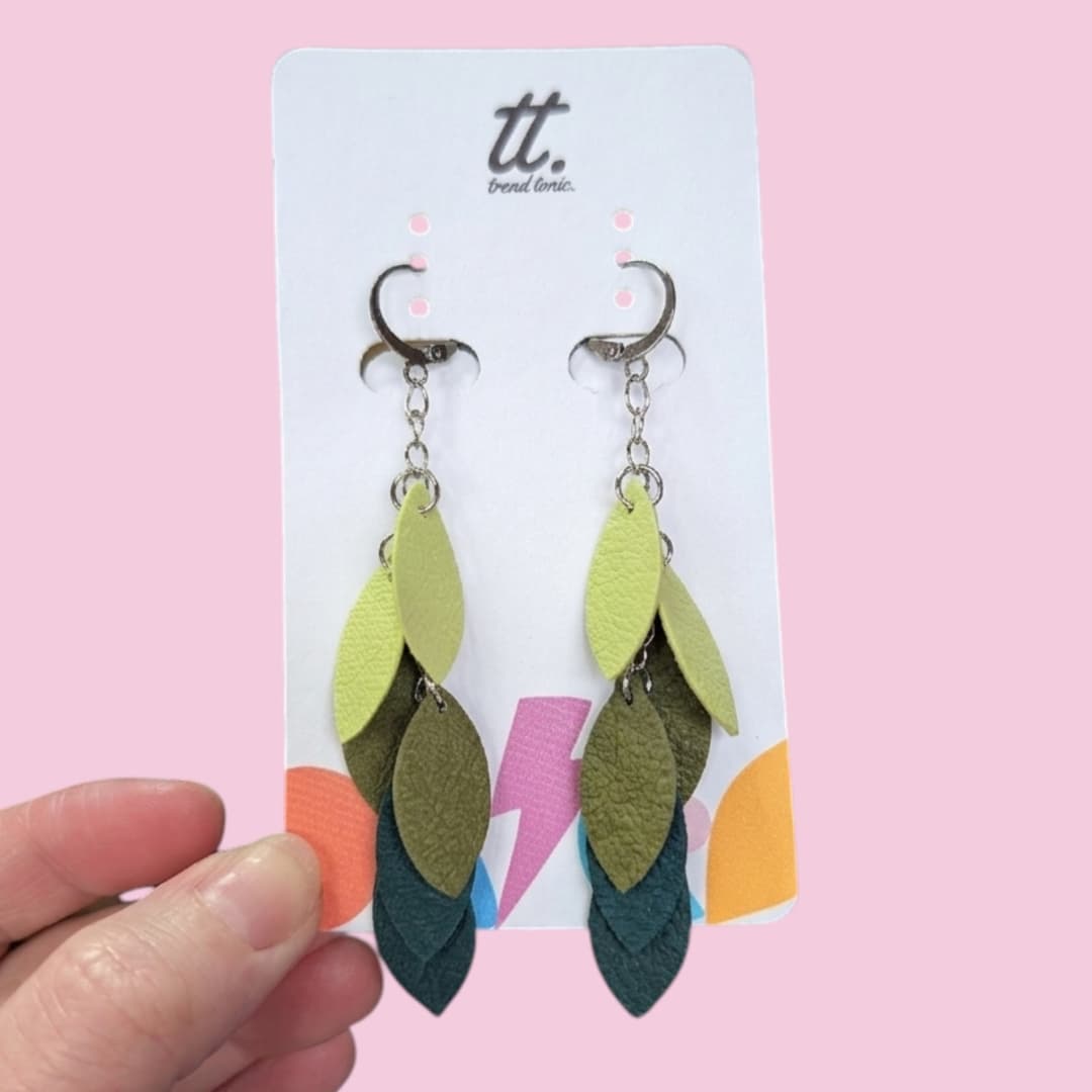 Leaf tassel earrings - Trend Tonic