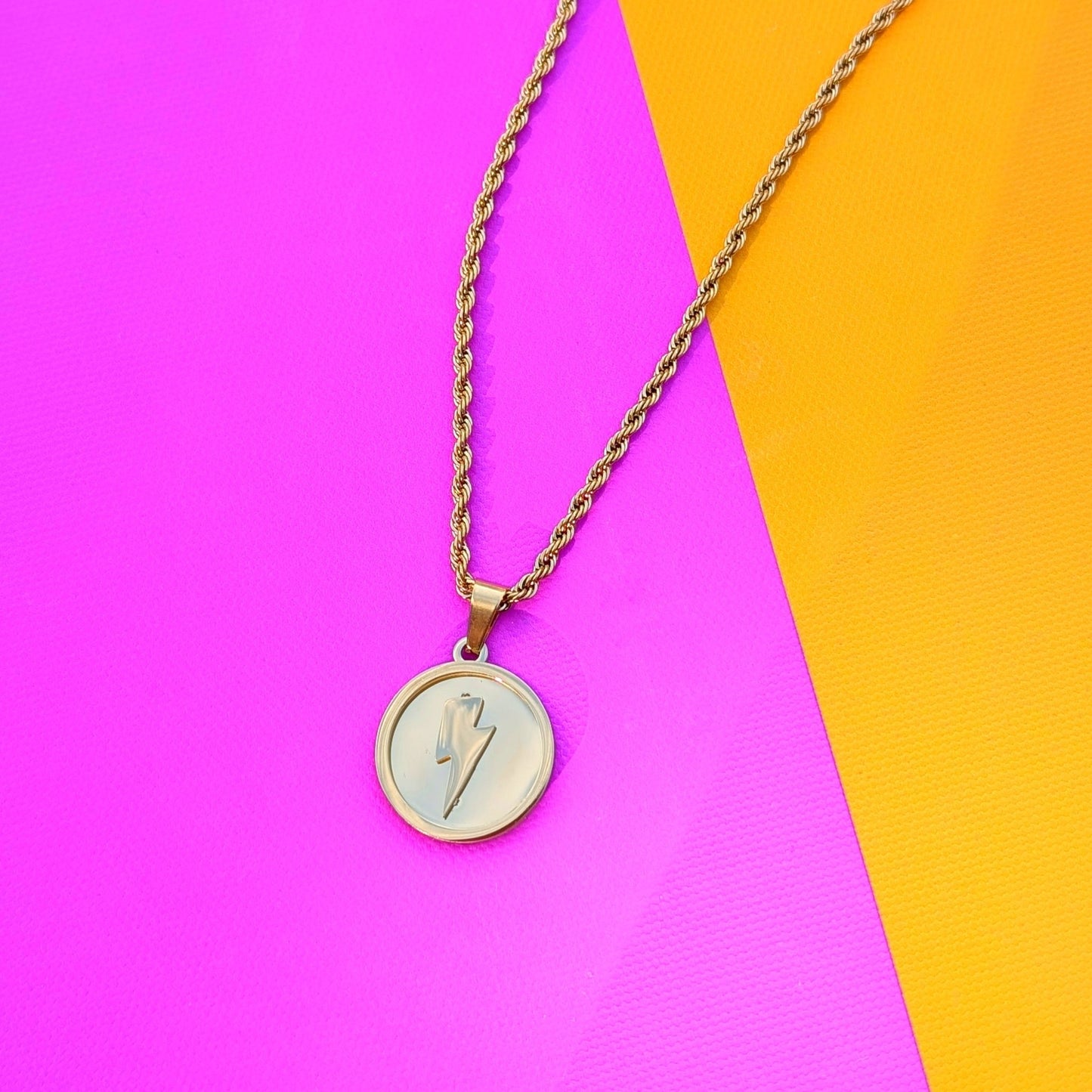 Lightning bolt talisman necklace - Trend Tonic