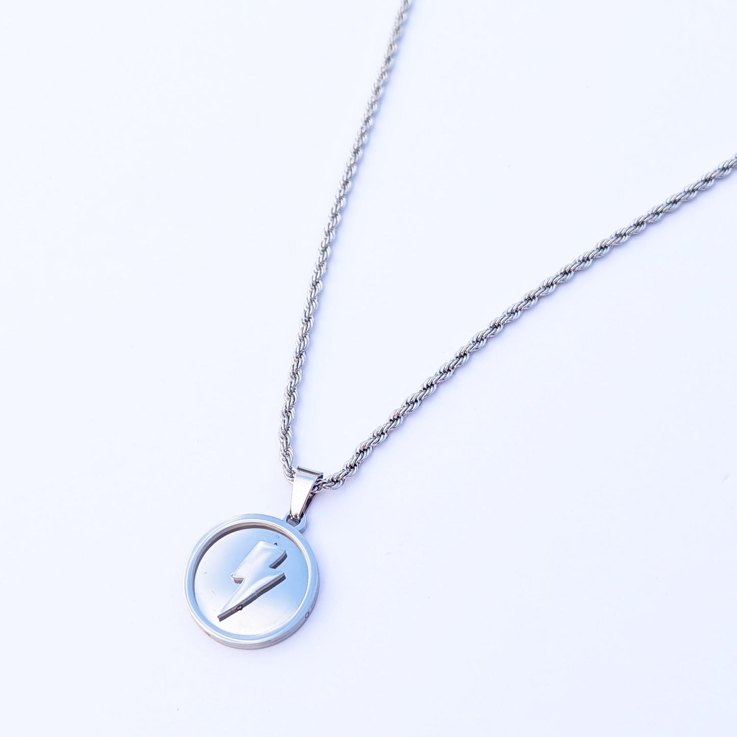 Lightning bolt talisman necklace - Trend Tonic