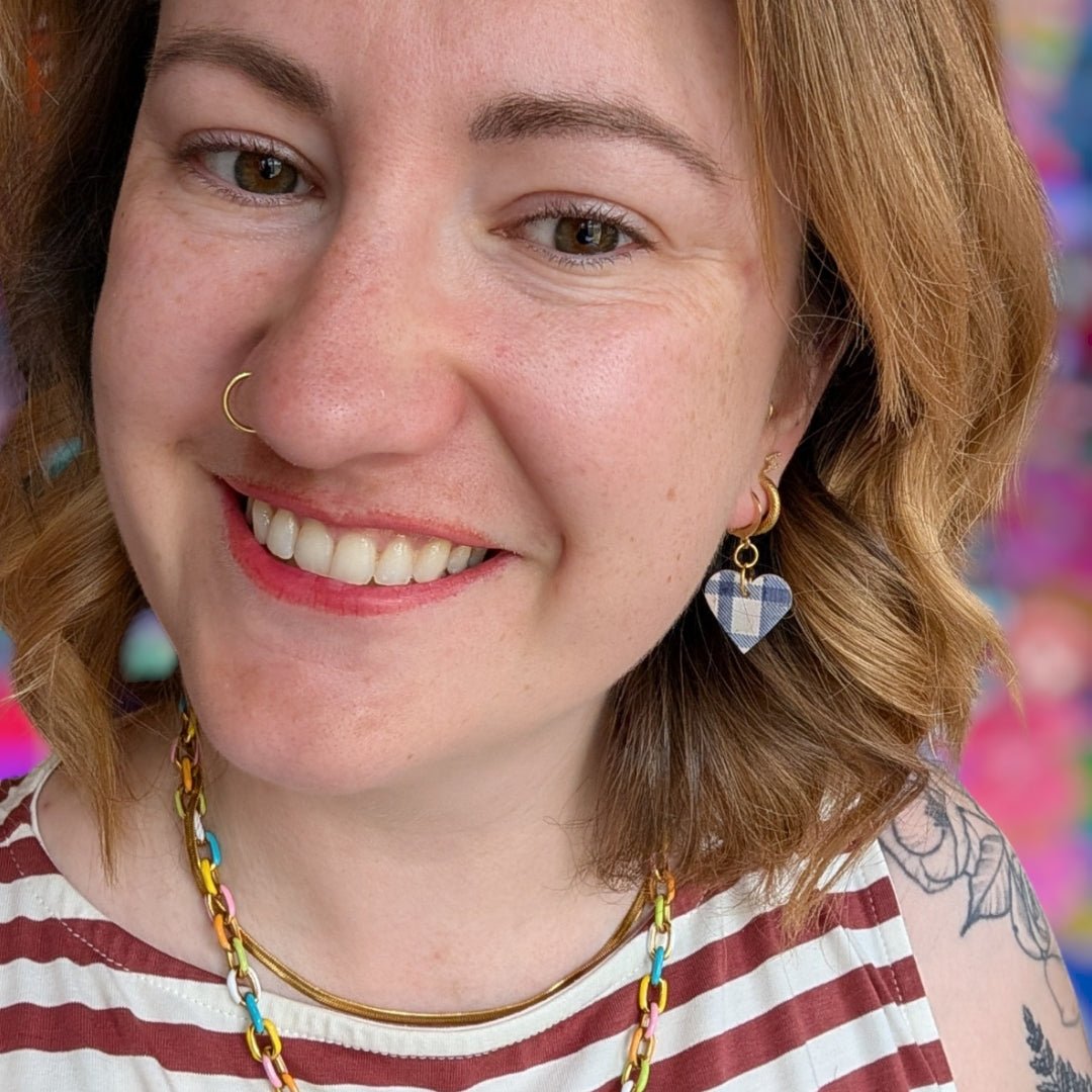 Mini plaid heart cork earrings - Trend Tonic