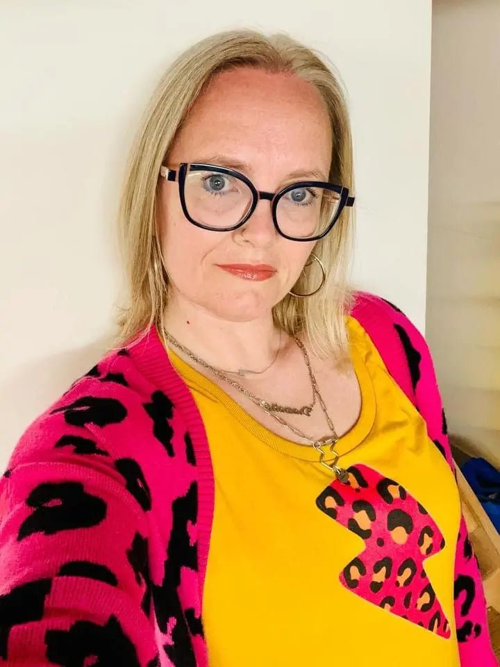 Pink and orange leopard print lightning bolt scoop neck - Trend Tonic
