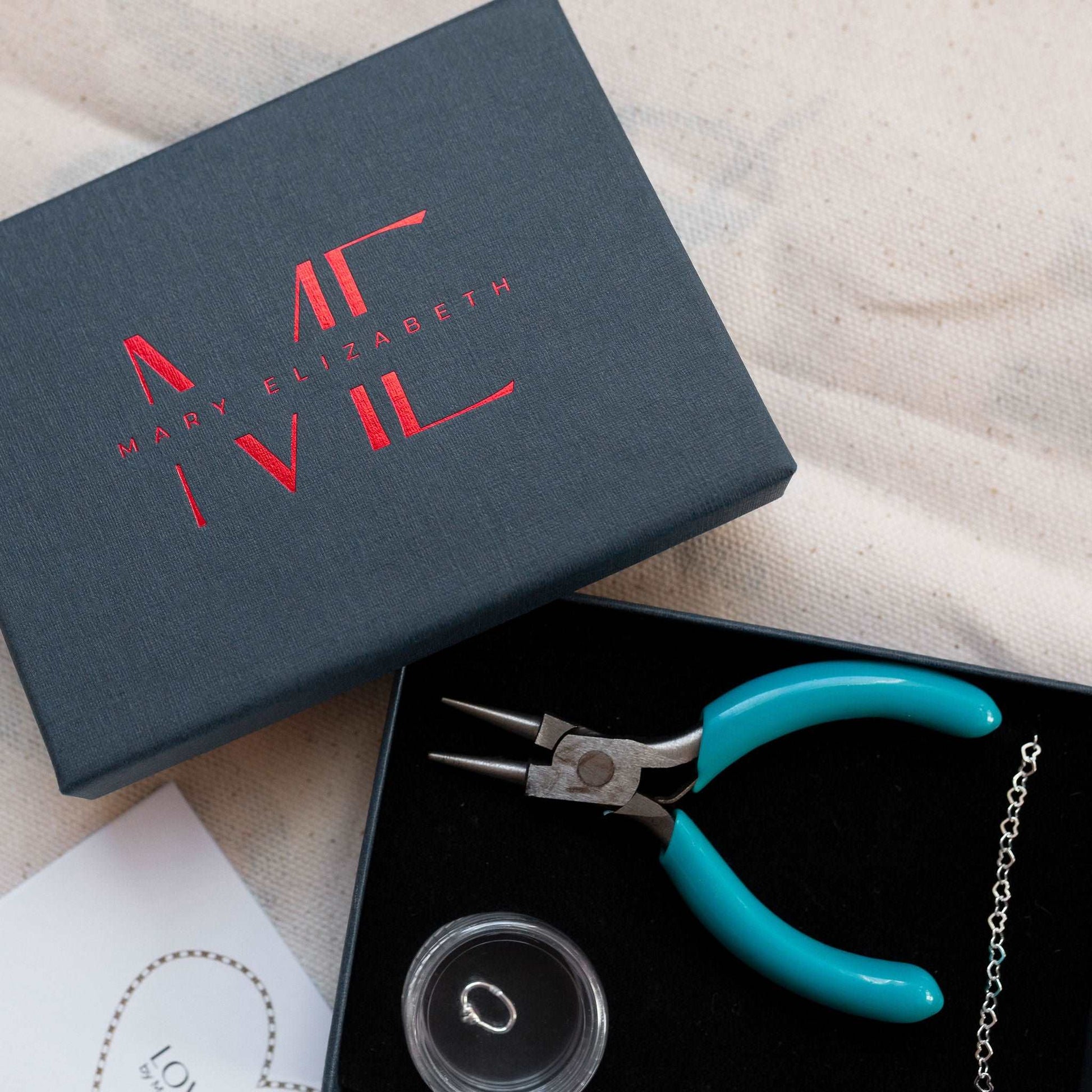 Silver paperclip chain love links permanent bracelet kit - Trend Tonic