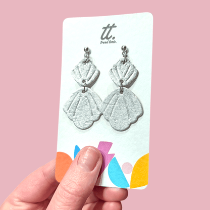 Silver shell drop earrings - Trend Tonic