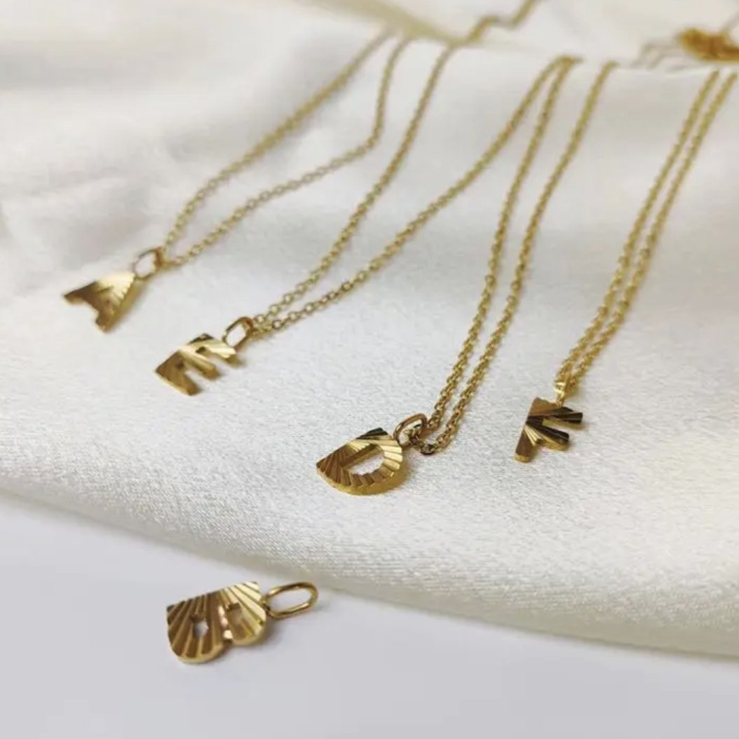 Silver sunbeam initial charm - Trend Tonic