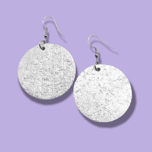 Textured silver disc earrings - Trend Tonic 